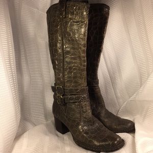 Born leather almost new high boots w/2”heel zipper